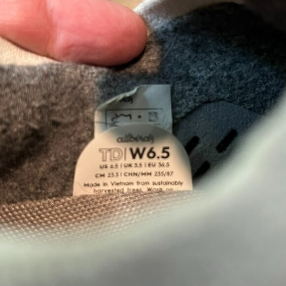 Allbirds Tree Dasher Relay W's Sneakers, Blizzard w/ Black Sole, Size 6.5 - Picture 9 of 10